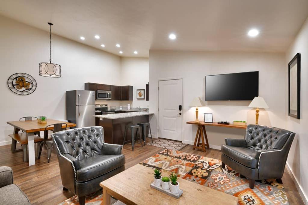 5K Top Floor Redcliff Condo, Pool & Hot Tub 모아브 외부 사진